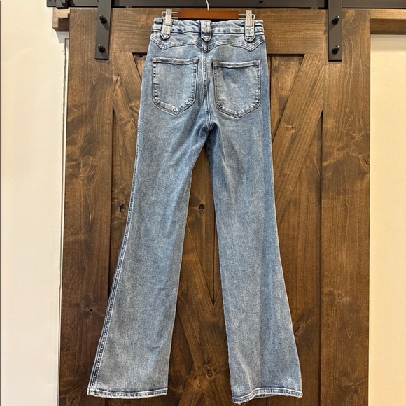 Good American Bootcut Jeans - Picture 3 of 4